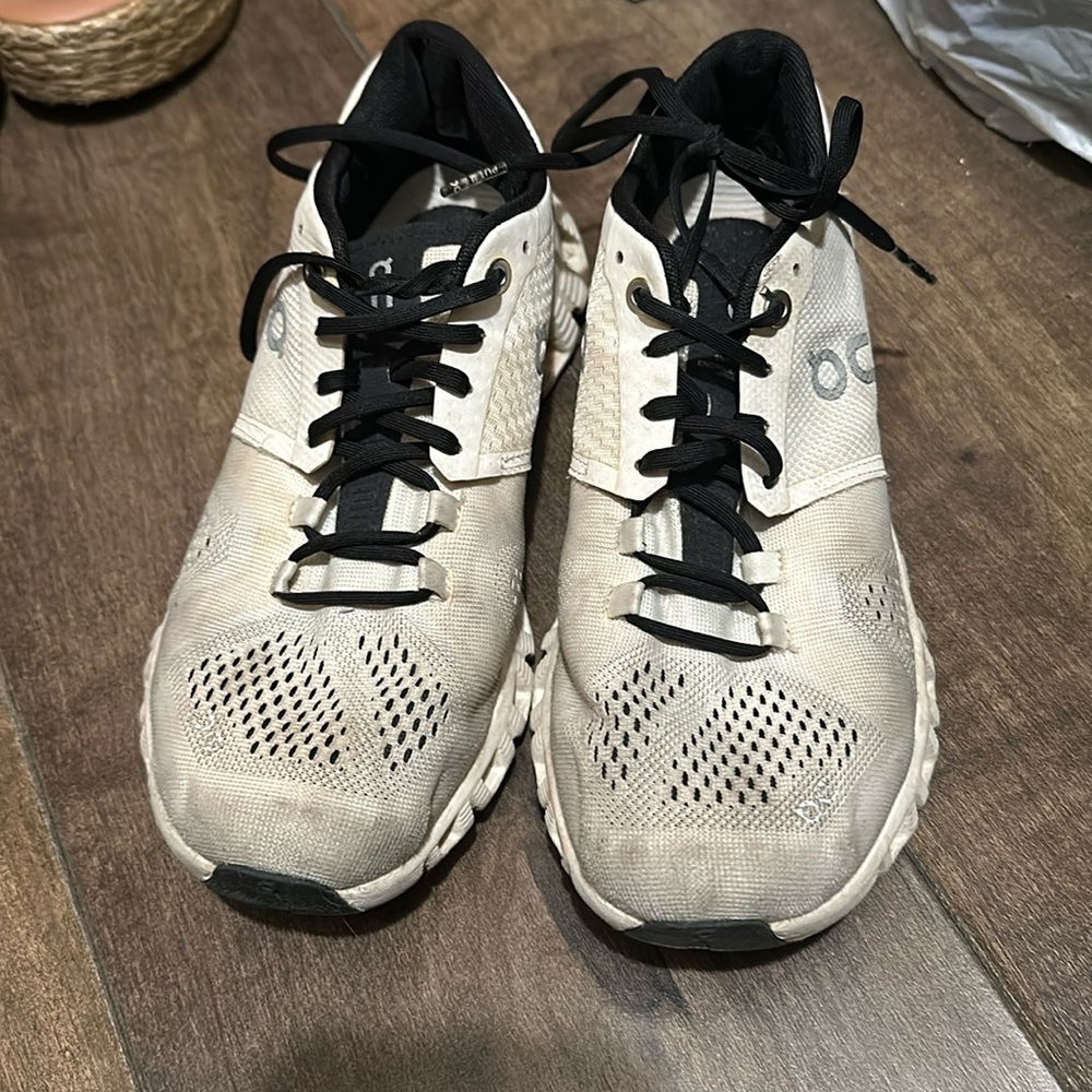 ON Cloud Tennis Shoes